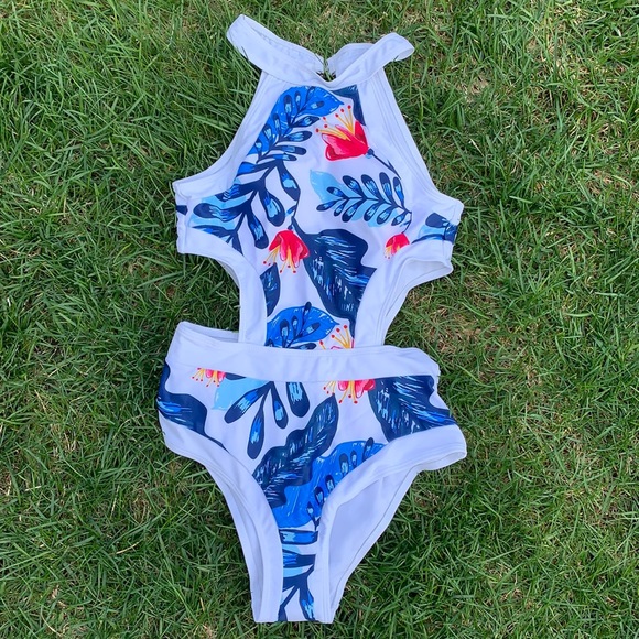 One-Piece Bathing Suit - Picture 7 of 12